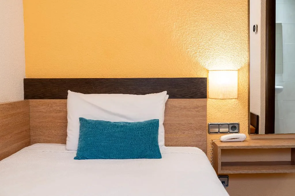 SINGLE STANDARD Room, Ballesta, Madrid
