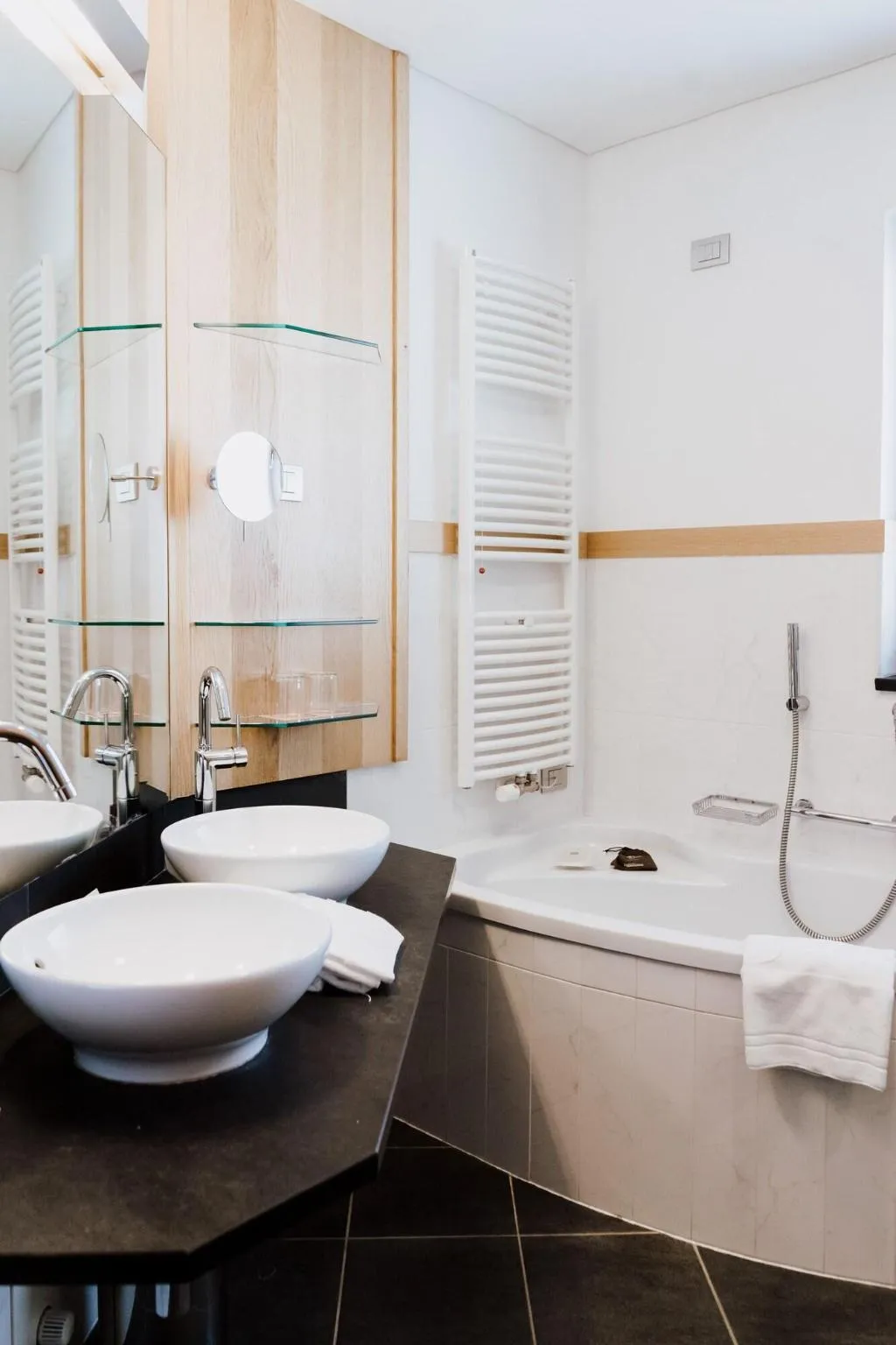 Room, Lac Salin Spa & Mountain Resort, Milan