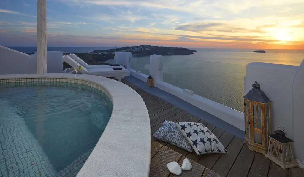 SUITE WITH VIEWS Room, Athermi Suites, Santorini