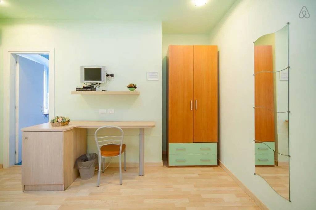 Room, Villa De Angelis, Naples