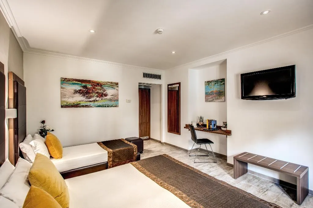 TRIPLE DELUXE Room, Rome Garden, Rome