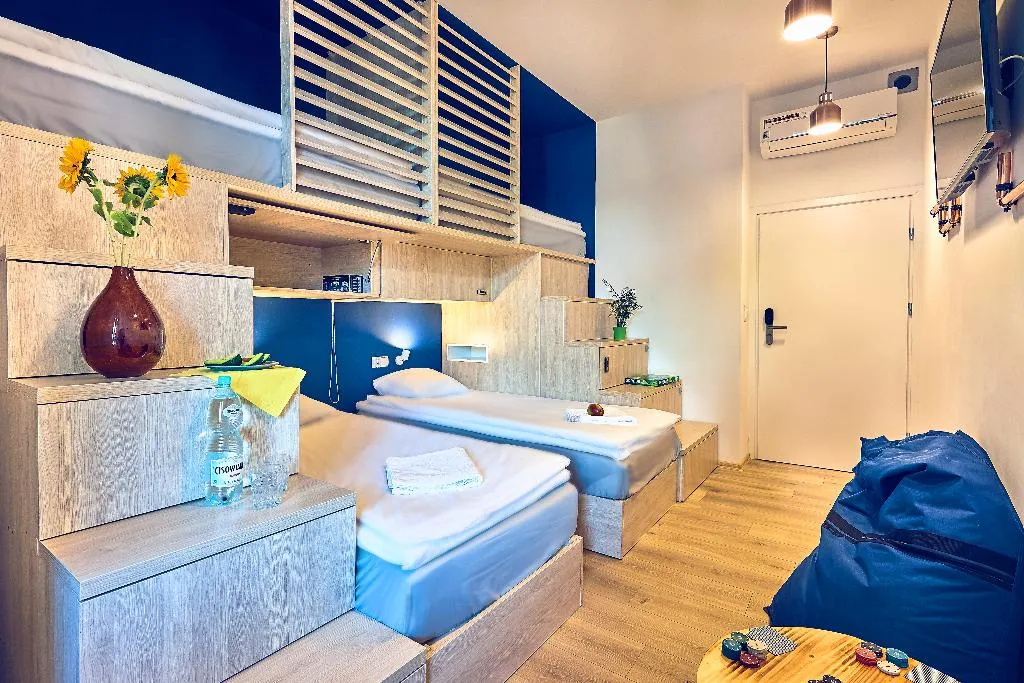 QUADRUPLE STANDARD Room, Draggo House- Hostel, Krakow