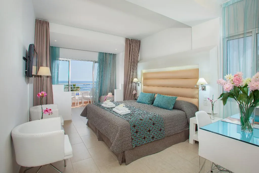 FAMILY ROOM SEA VIEW Room, Leonardo Cypria Bay, Cyprus
