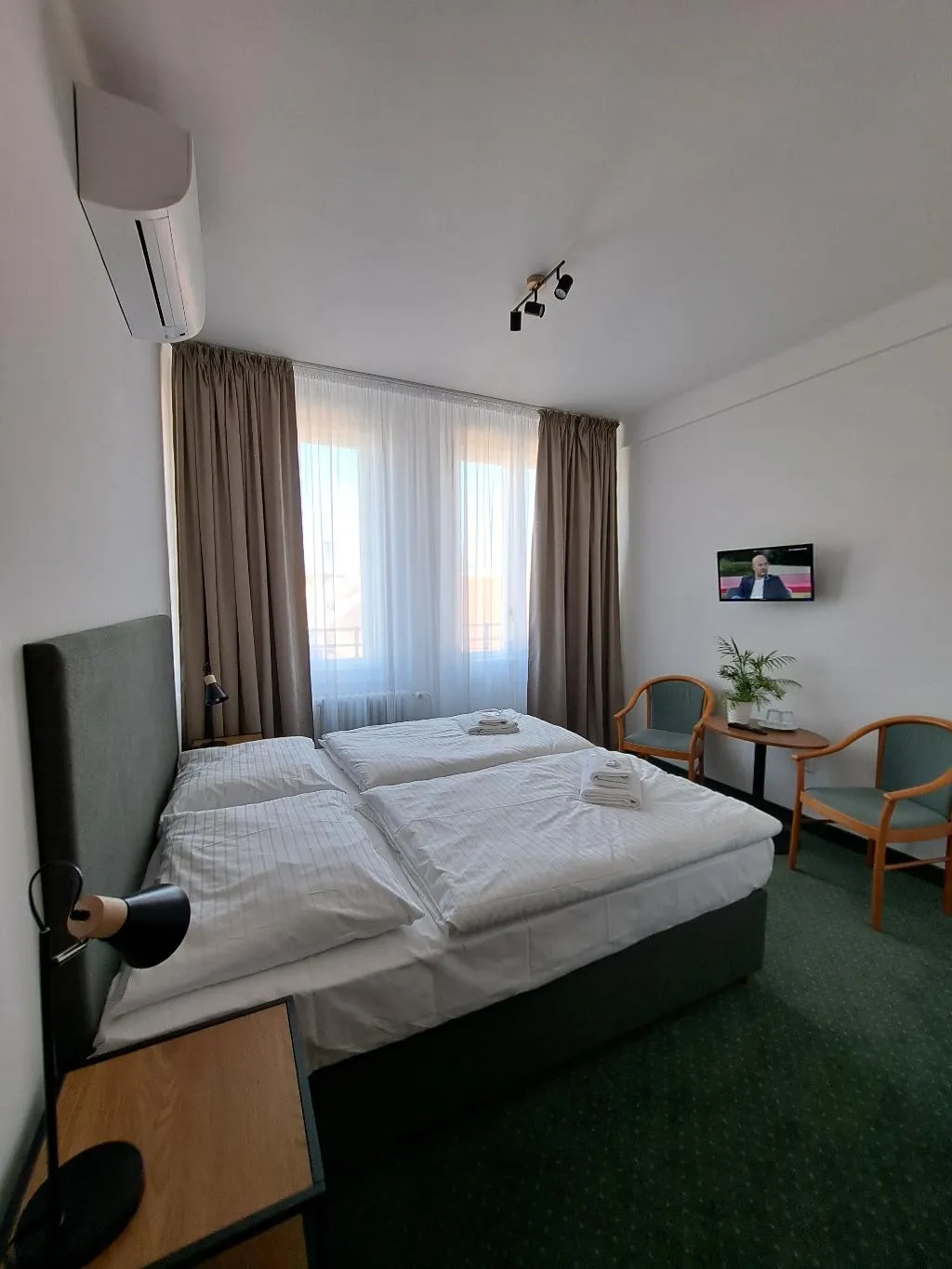 Double or Twin KING BED ONE BEDROOM  Room, Legie, Prague
