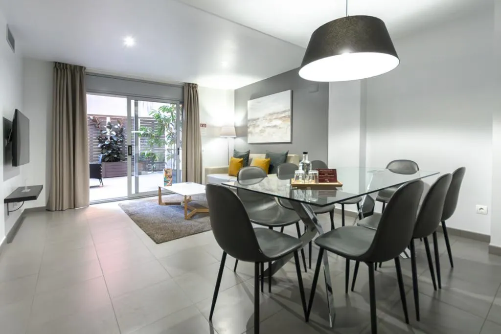 APARTMENT FOUR BEDROOMS Room, Sensation Authentic Gracia, Barcelona