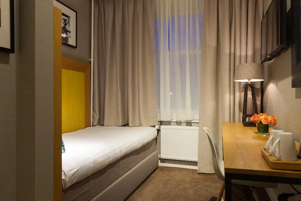 SINGLE BASIC Room, The Delphi - Amsterdam Townhouse, Amsterdam