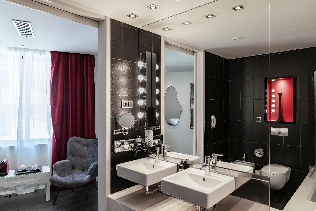 DOUBLE SUPERIOR Room, Vincci Via 66, Madrid