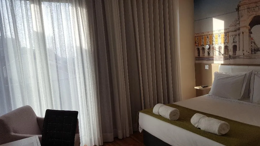 DOUBLE KING BED TWO BEDROOMS Room, Fenicius Charme Hotel, Lisbon