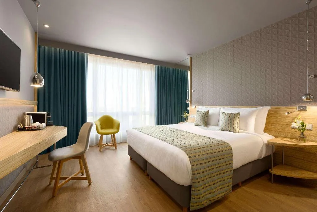 Double or Twin STANDARD Room, Wyndham Grand Athens, Athens