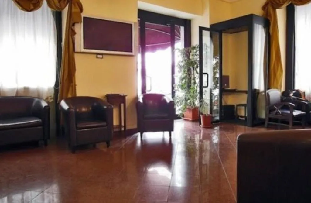 Lobby, California, Rome