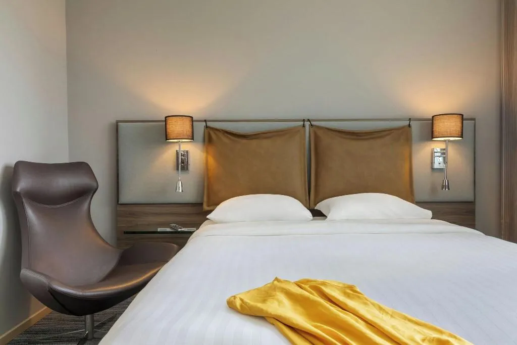 DOUBLE QUEEN SIZE BED Room, Moxy Milan Airport, Milan