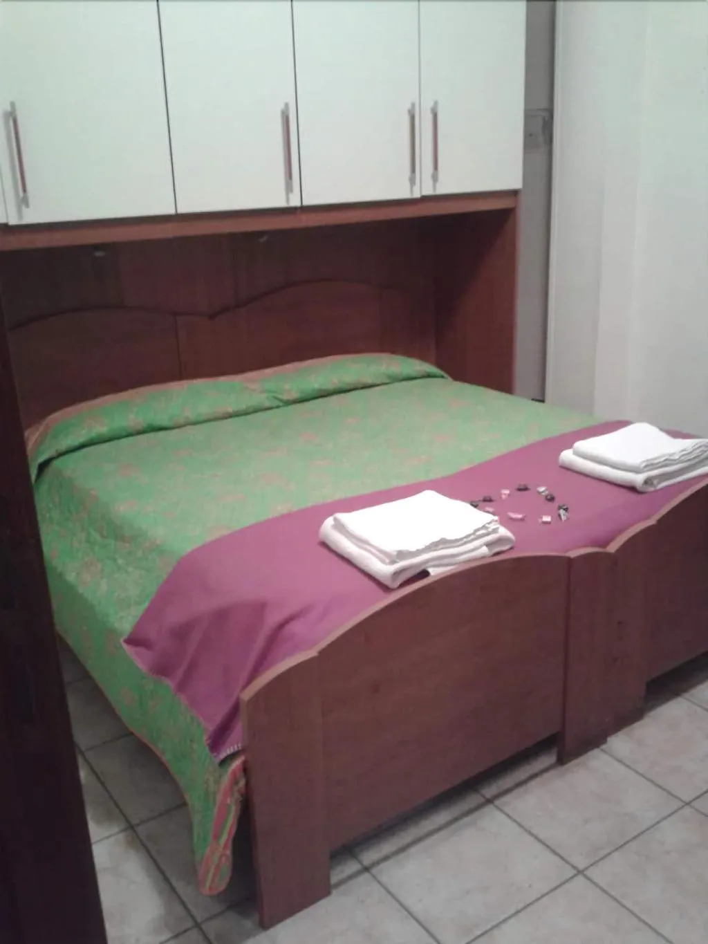 Room, B&B Piazza Ragusa, Naples