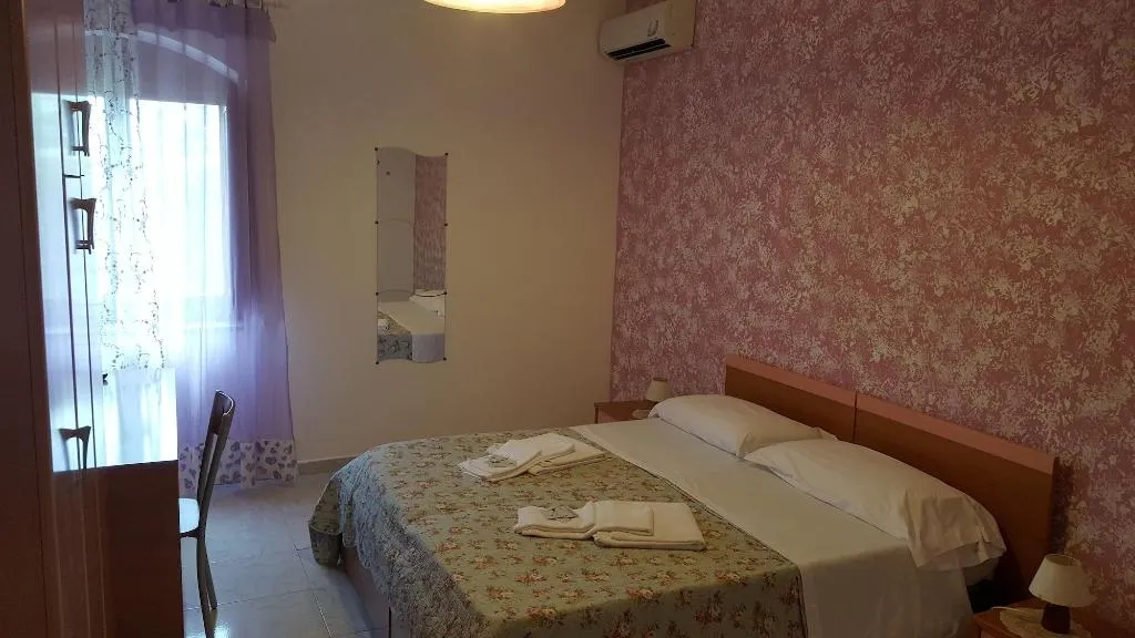 Room, Villa De Angelis, Naples