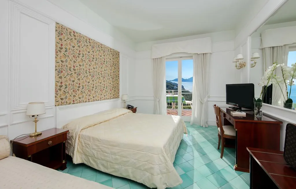 TRIPLE STANDARD Room, Bellavista Francischiello Hotel and Spa, Naples