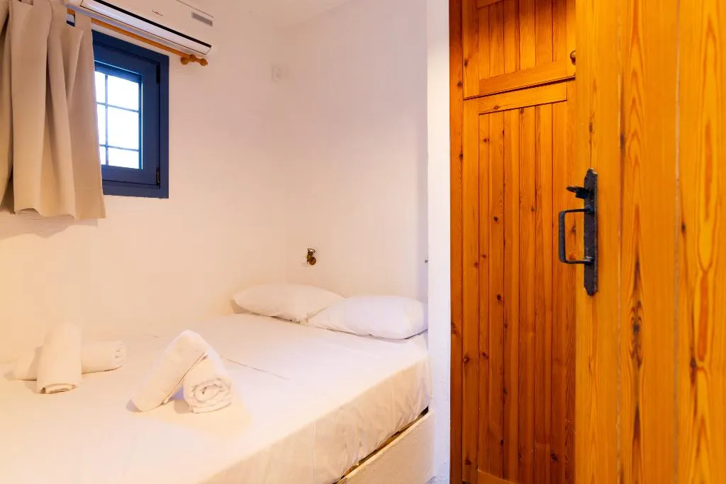 APARTMENT TWO BEDROOMS Room, Okirroi Villas and Apts, Crete