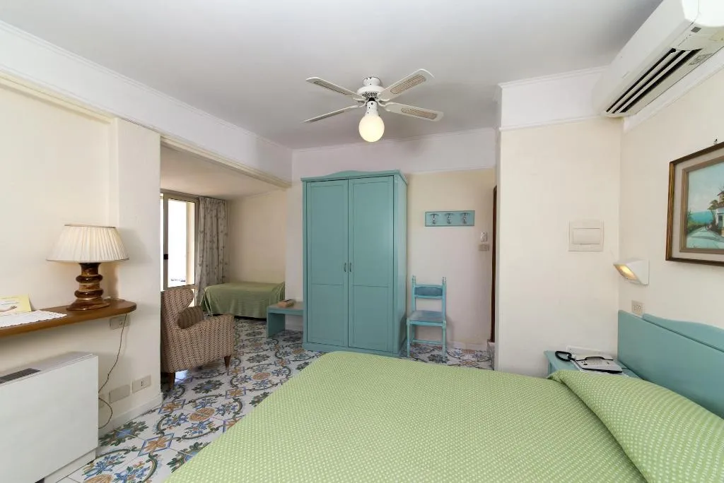 Room, La Palma, Naples