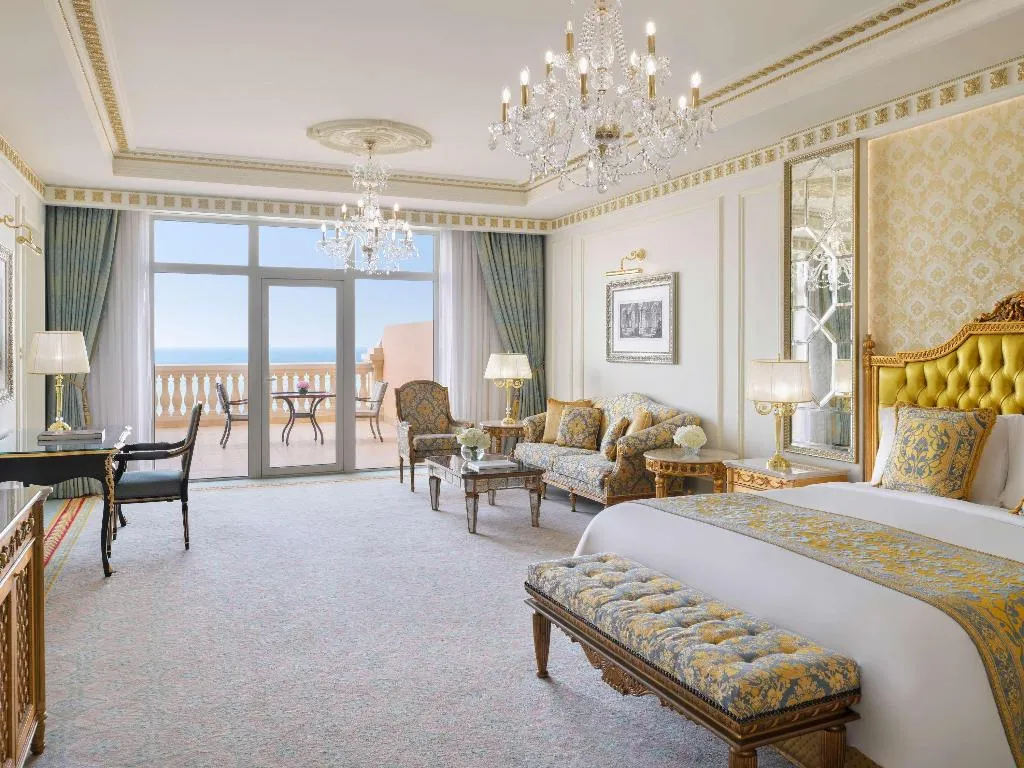DOUBLE CLUB OCEAN VIEW Room, Raffles The Palm Dubai, Dubai