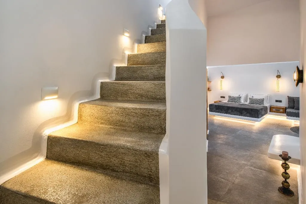 CAVE WITH JACUZZI Room, Eteoro Suites, Santorini