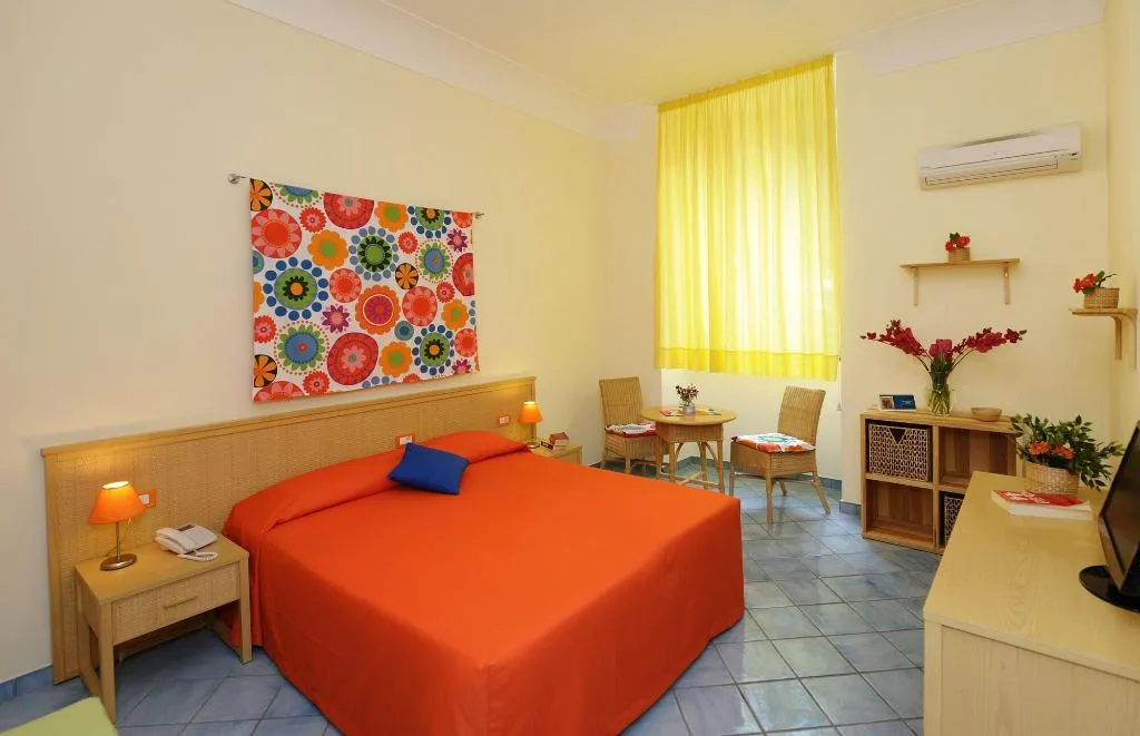 Room, Sharon House, Naples