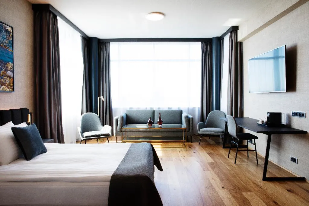 JUNIOR SUITE STANDARD Room, Grand Hotel Reykjavik, Reykjavik