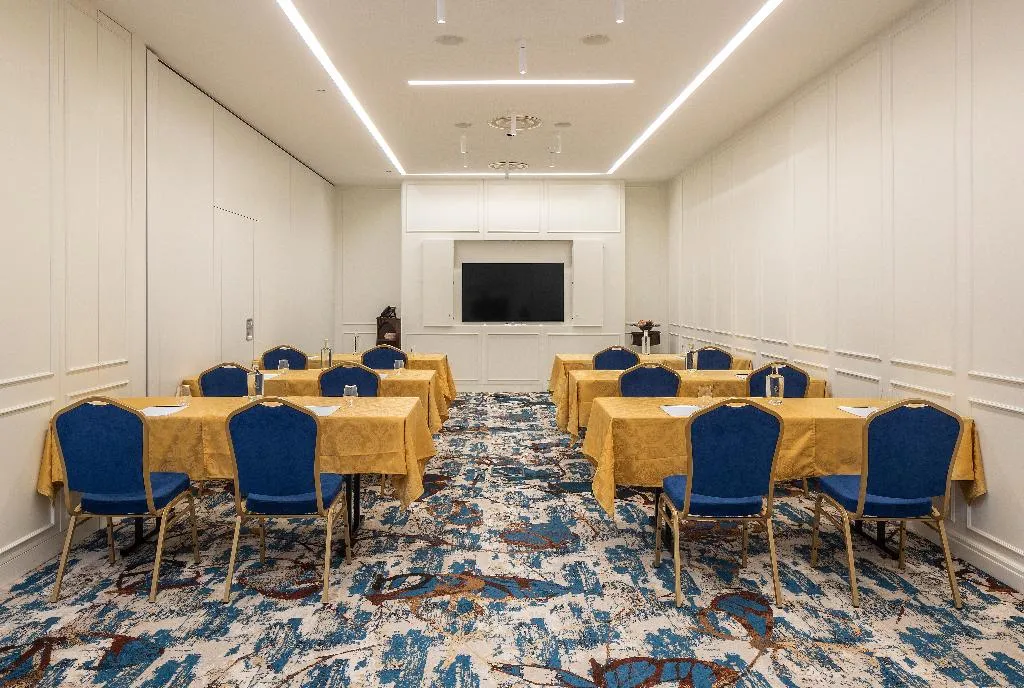 Conferences, The Emerald House Lisbon, Curio Collection by Hilt, Lisbon