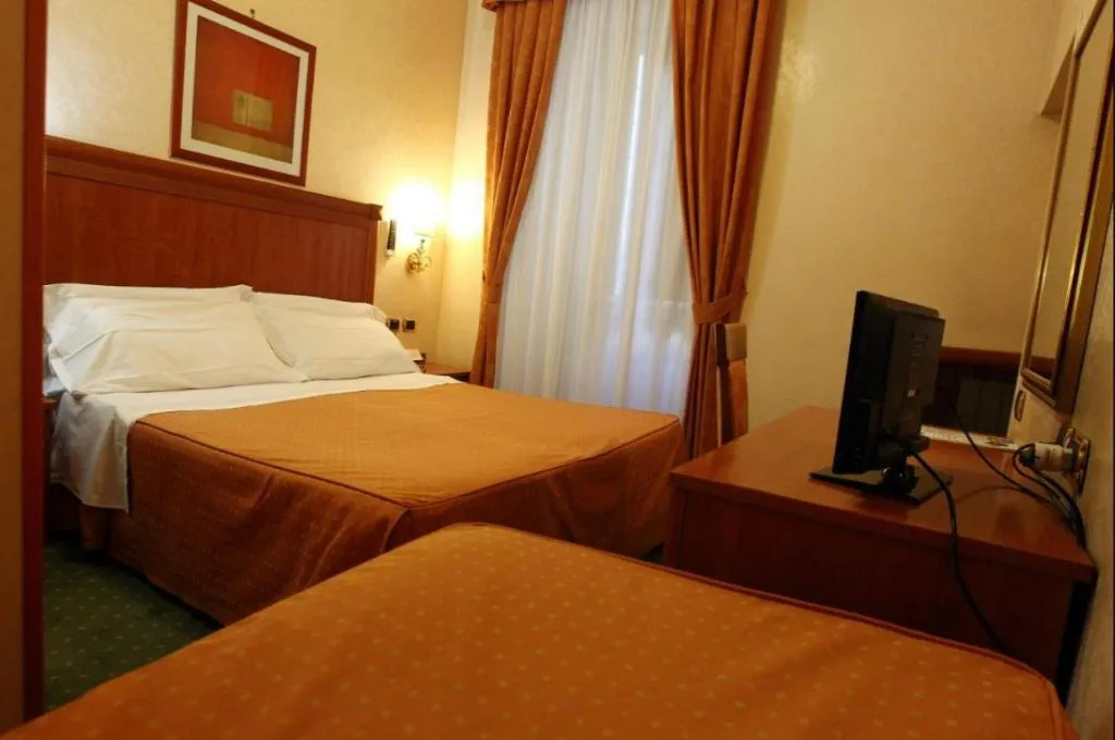 TRIPLE STANDARD Room, Baltik Guesthouse, Rome