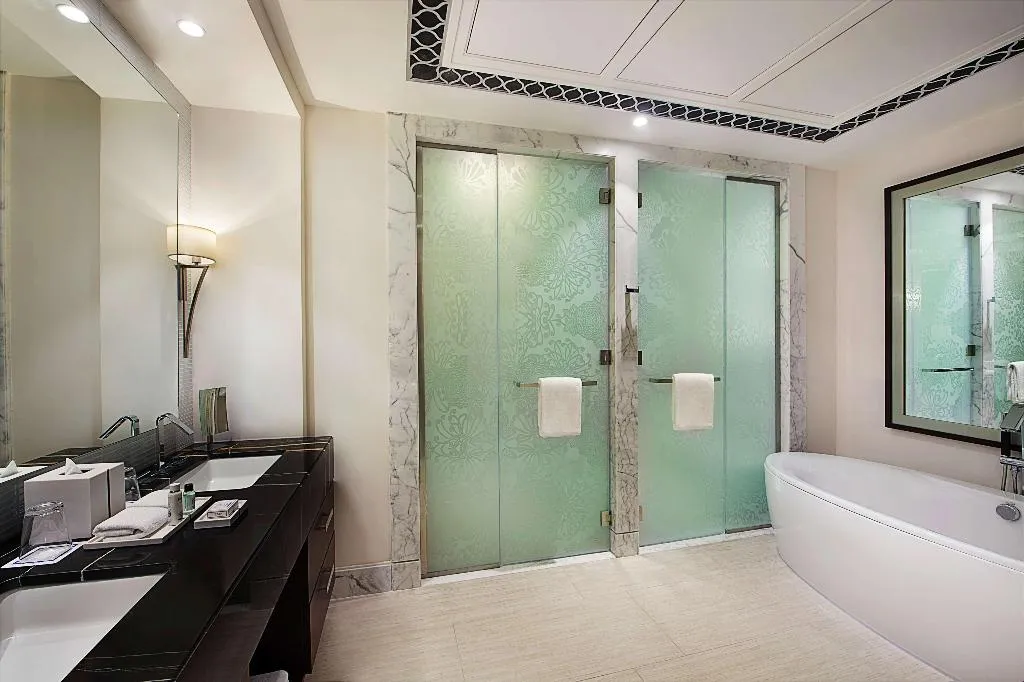 SUITE Presidential Room, Hilton Dubai Al Habtoor City, Dubai
