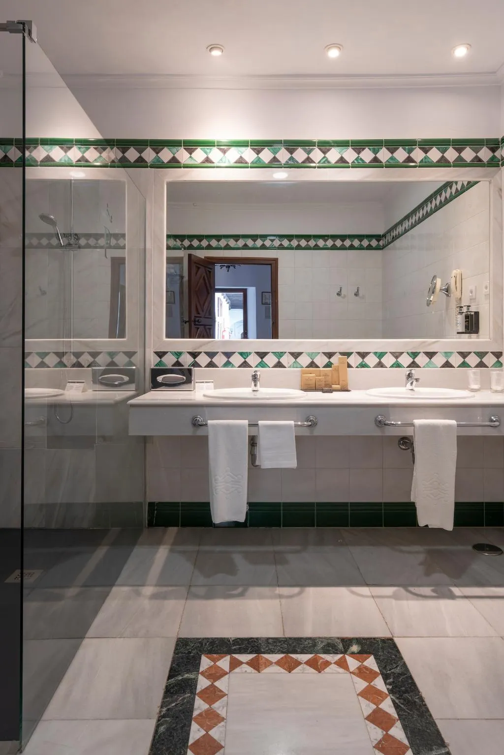 JUNIOR SUITE STANDARD Room, Parador de Guadalupe, Madrid