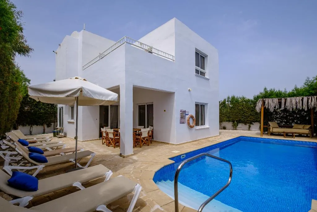 VILLA FOUR BEDROOMS Room, Thalassines Villas, Cyprus