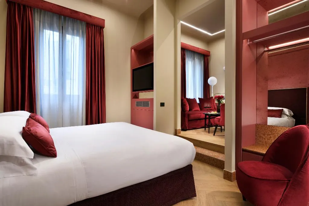 SUITE CAPACITY 3 Room, Floren Luxury Hotel, Florence