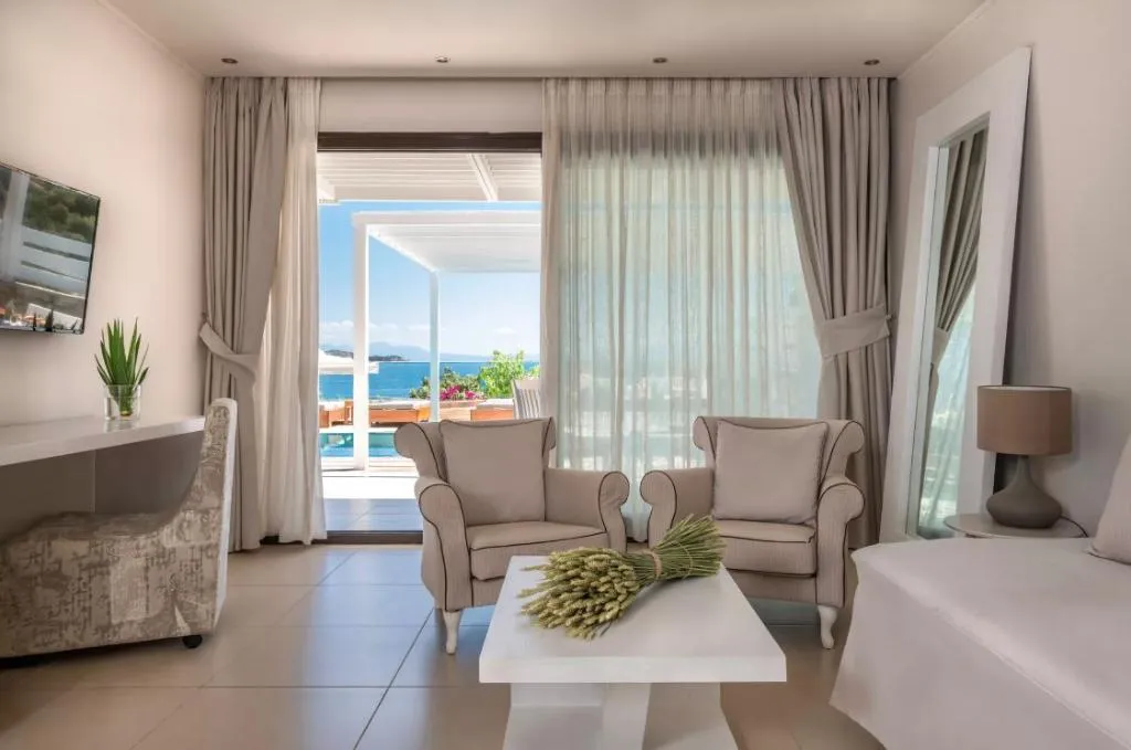 SUITE SEA VIEW WITH PRIVATE POOL Room, Kassandra Bay Resort, Suites & SPA, Skiathos