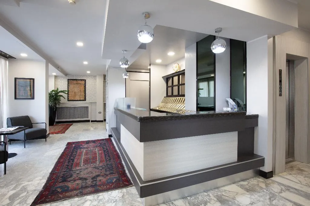 Lobby, Hotel Esperia, Milan
