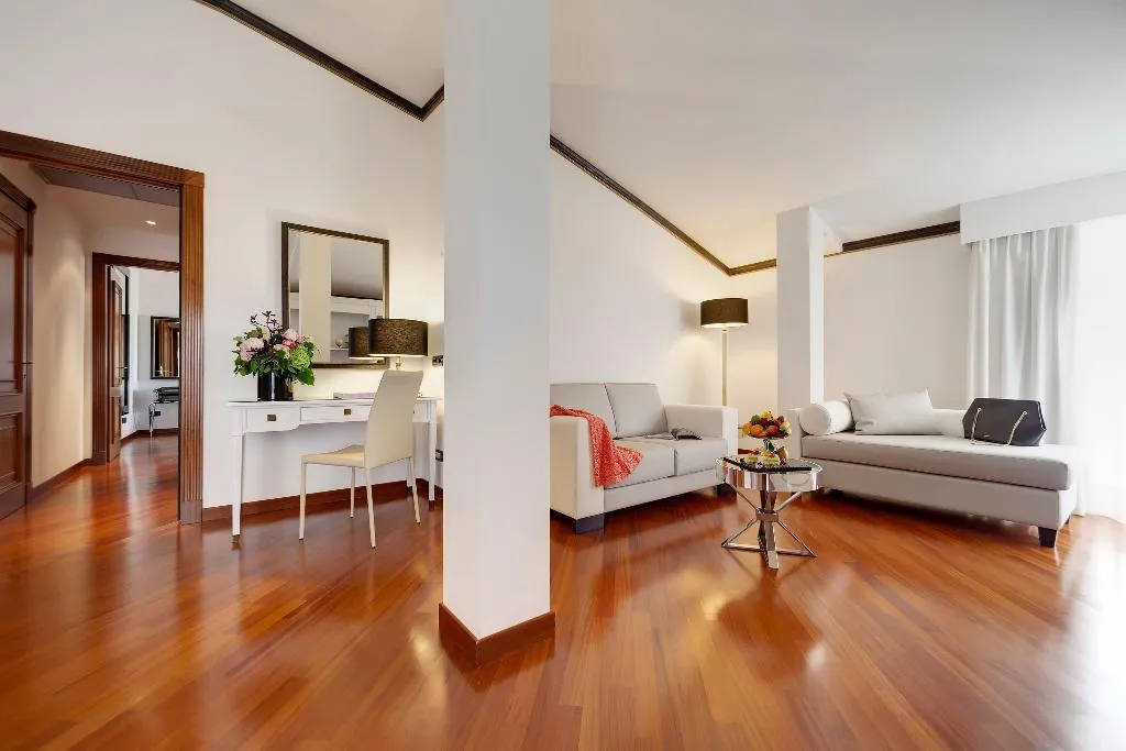 SUITE STANDARD Room, Melia Milano, Milan