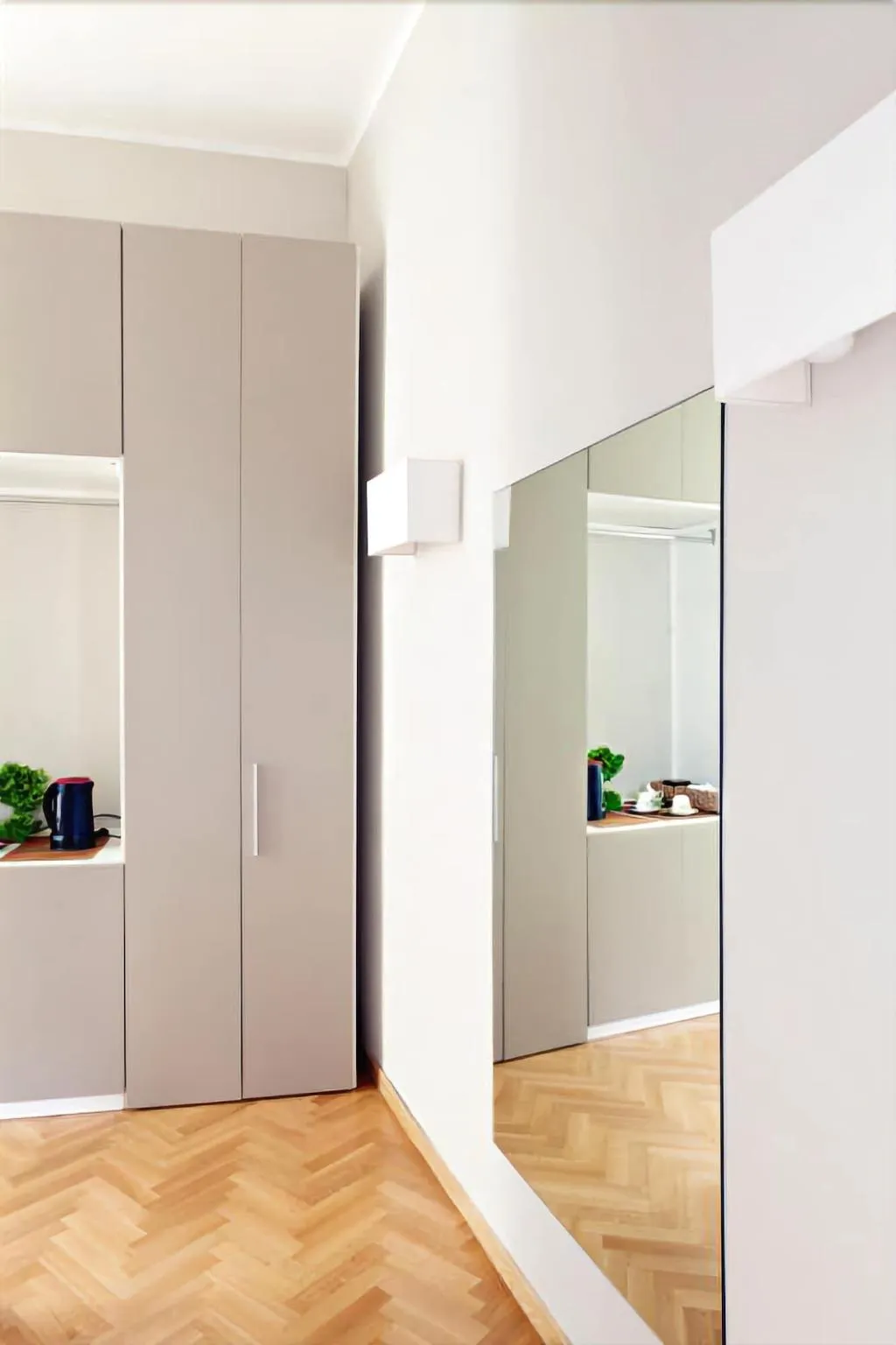 Room, Mynavona, Rome