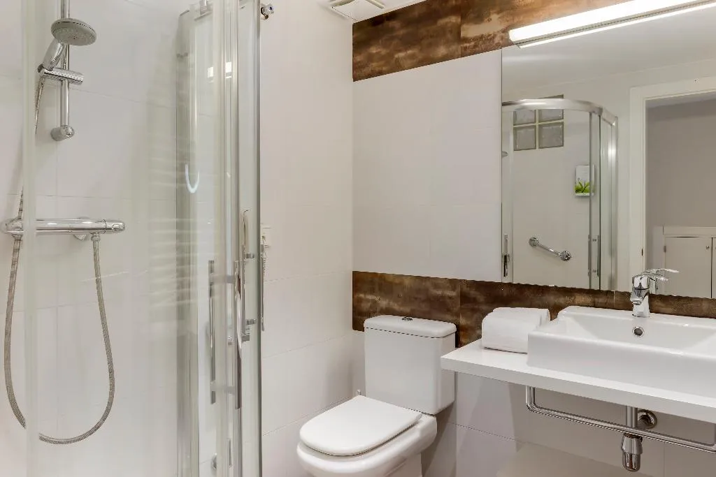 APARTMENT CAPACITY 6 TWO BEDROOMS Room, Los Amigos Beach Club, Costa Del Sol