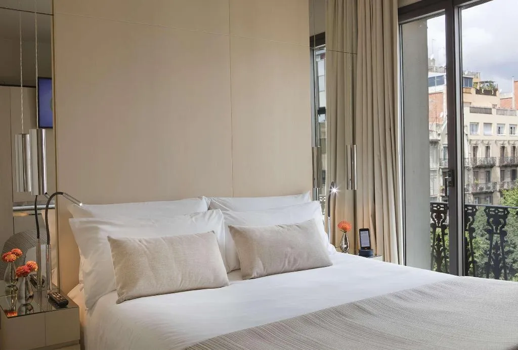 Room, Cram, Barcelona