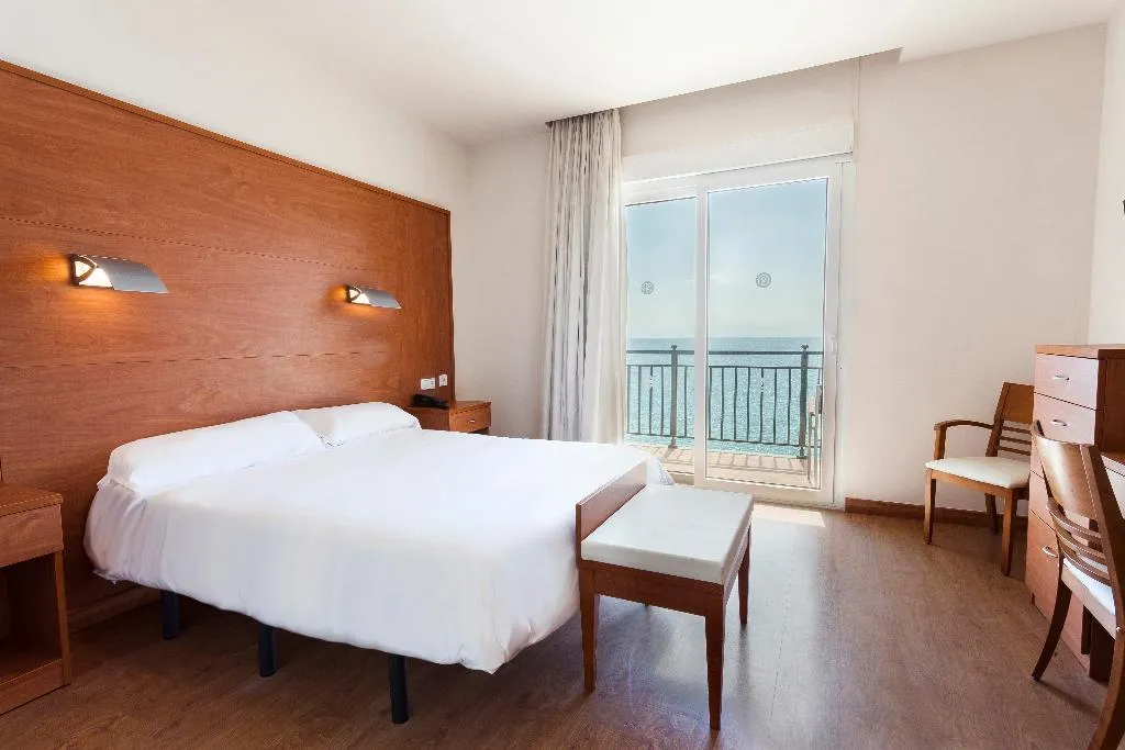 DOUBLE SUPERIOR SEA VIEW Room, Hotel Blanes Horitzó by Pierre & Vacances, Costa Brava