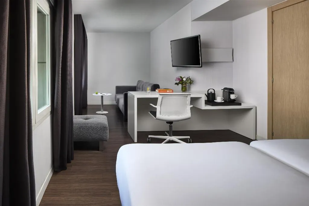 Room, NH Barcelona Stadium, Barcelona