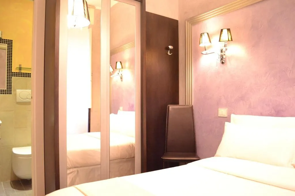 Room, Tiburtina House, Rome