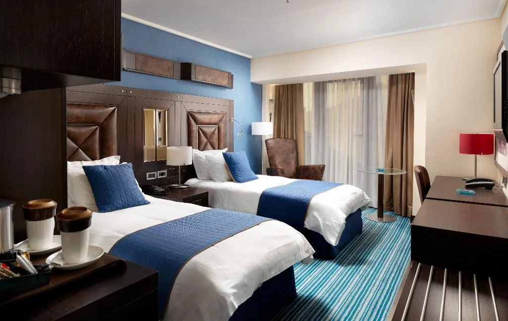TWIN PREMIUM Room, Crowne Plaza Athens, Athens