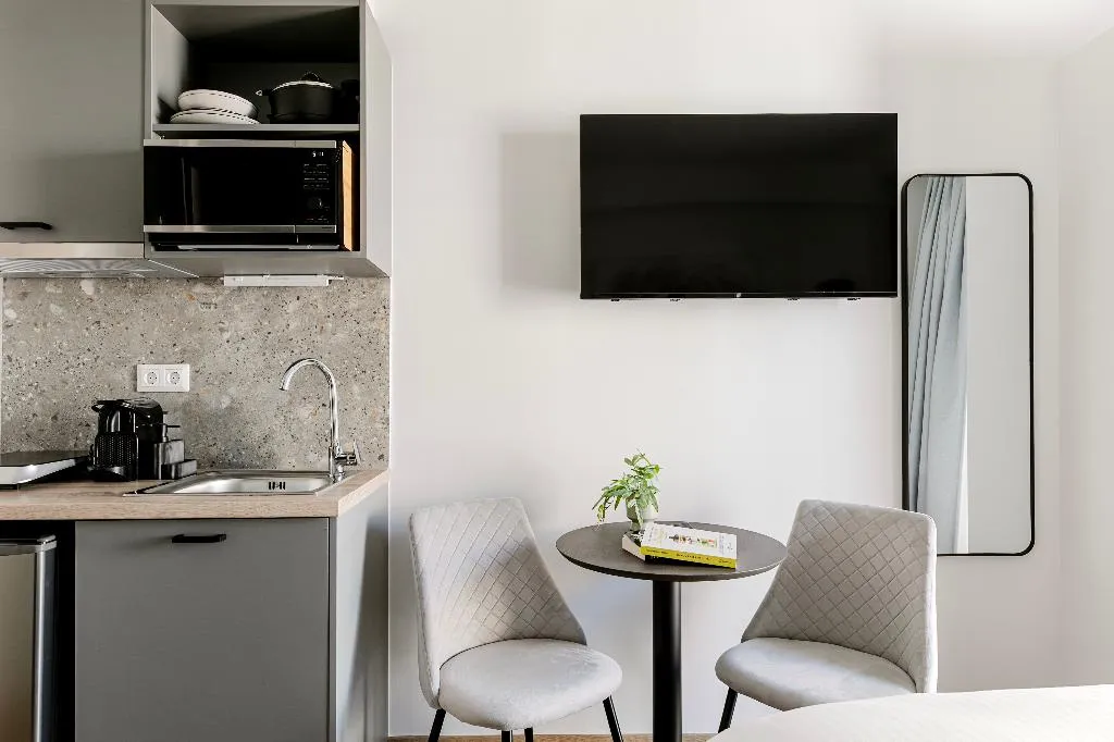 STUDIO STANDARD Room, B48 Athens Dafni, Athens