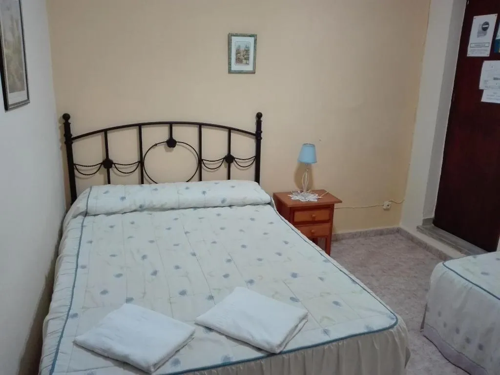 Room, Pensión Javier, Seville
