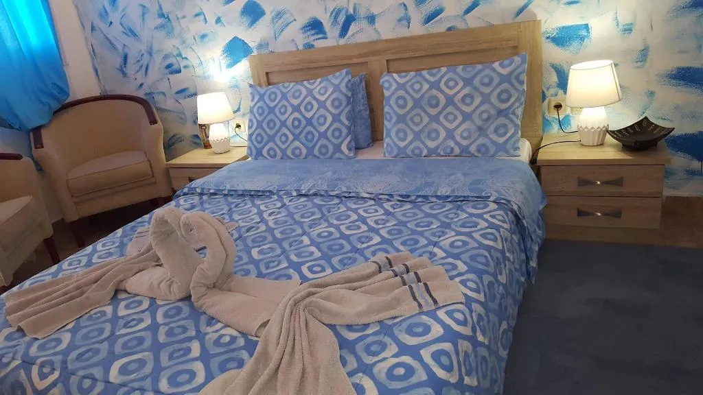 Room, Pleasure Beachside Studios, Santorini