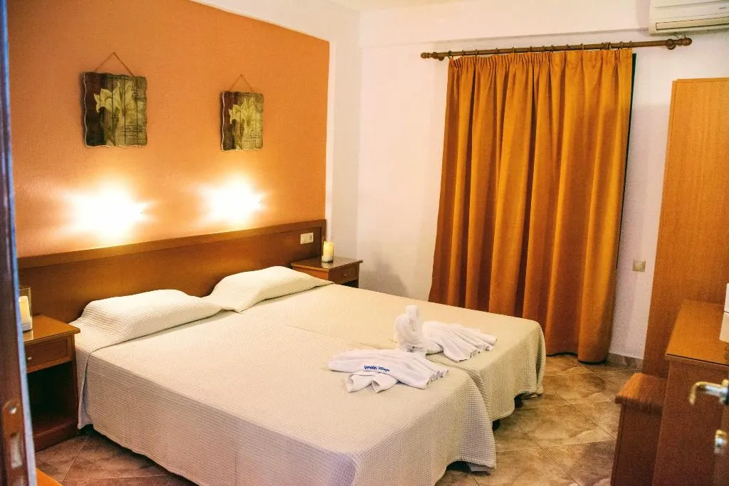 APARTMENT CAPACITY 5 ONE BEDROOM Room, Ippoliti Village, Crete