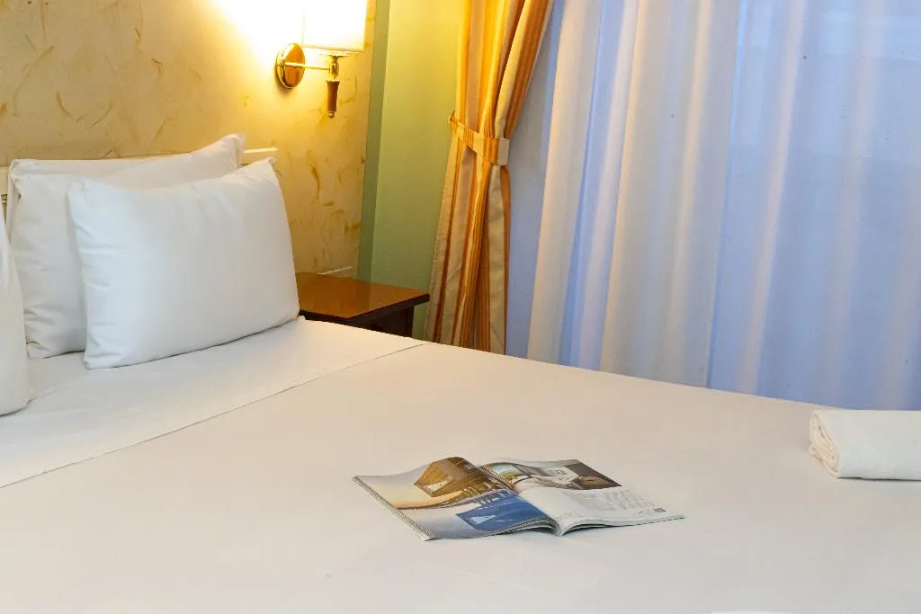 Double or Twin STANDARD Room, LVG Hotel Collection - Hotel Pallanza, Milan