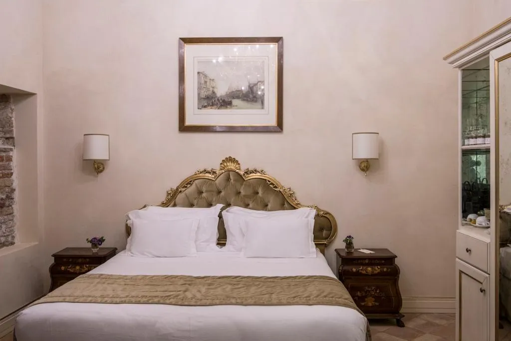 Double or Twin CLASSIC Room, Nani Mocenigo Palace, Venice