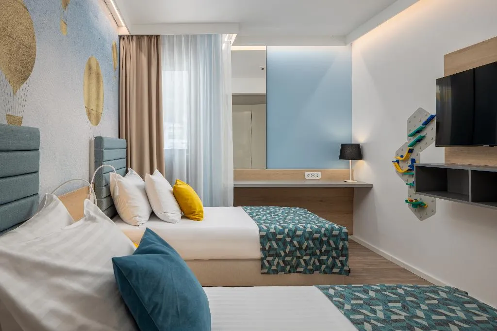 JUNIOR SUITE WITH BALCONY Room, Valamar Meteor Hotel, Split