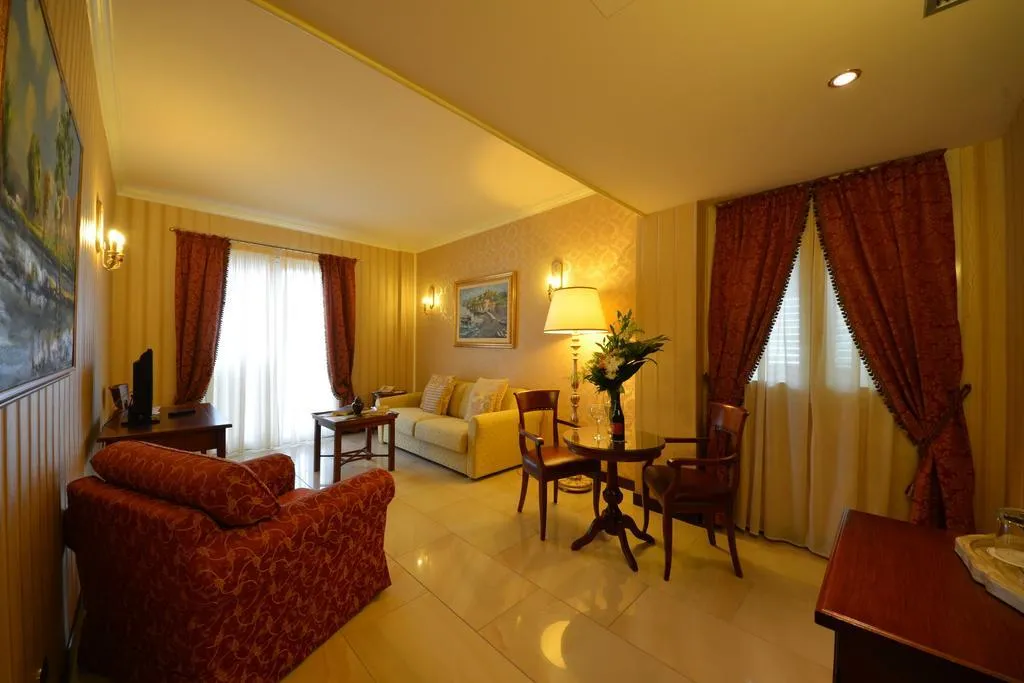 SUITE DELUXE Room, Diamond Naxos Taormina, Catania