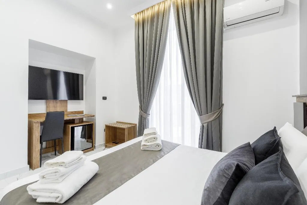 DOUBLE MOUNTAIN VIEW Room, Sant'Angelo Suites, Naples