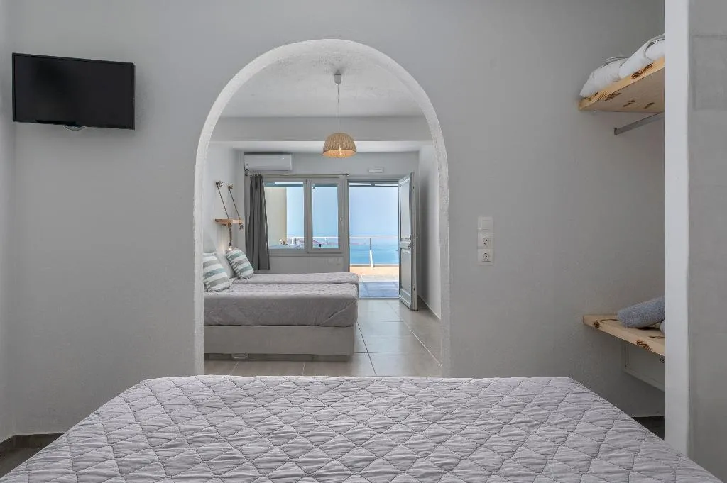 SUITE SUPERIOR Room, Gizis Cliffside Suites, Santorini
